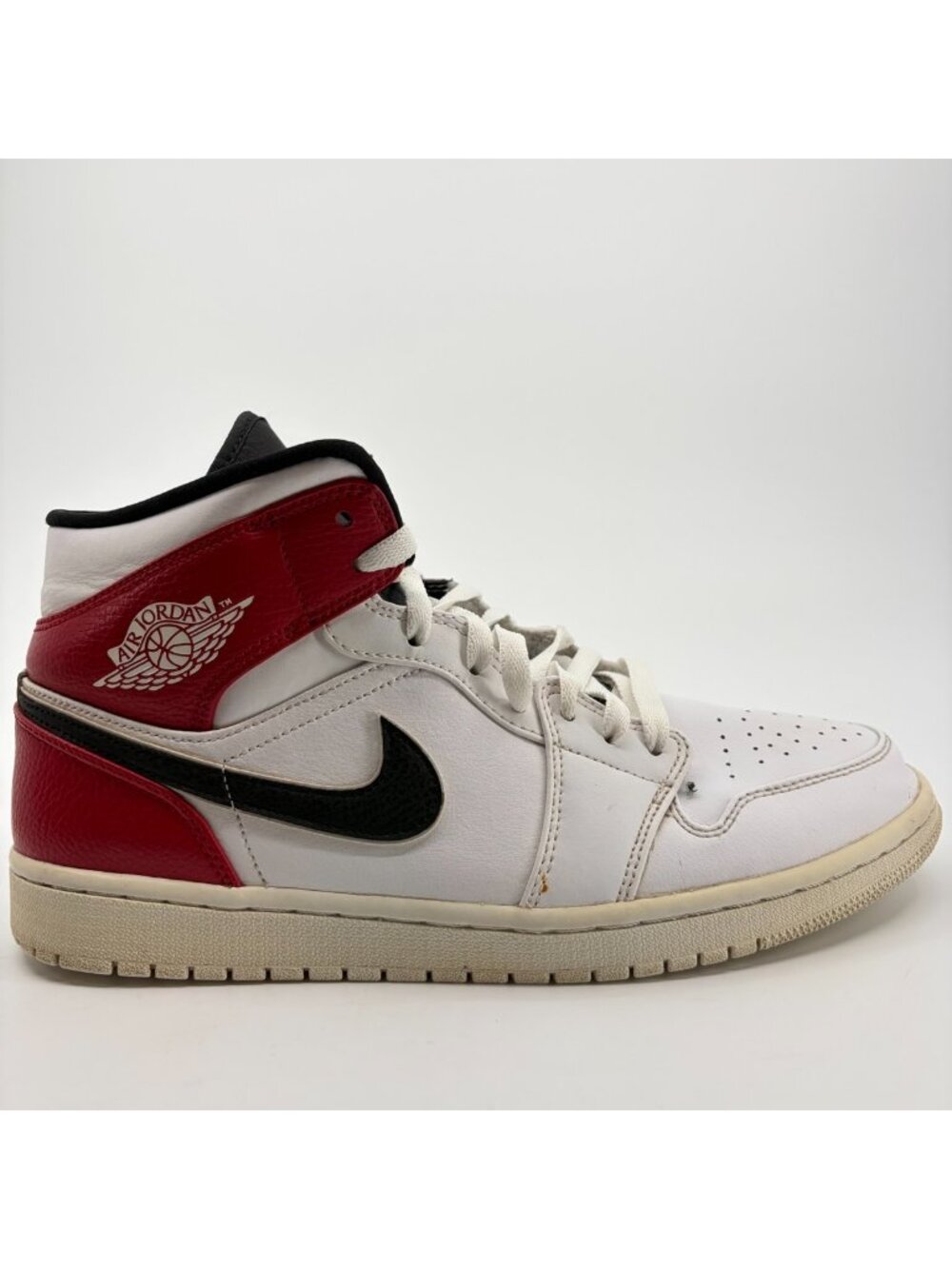 Nike Air Jordan 1 Mid Mens Size 11 White Red Athletic Leather Shoes Sneakers